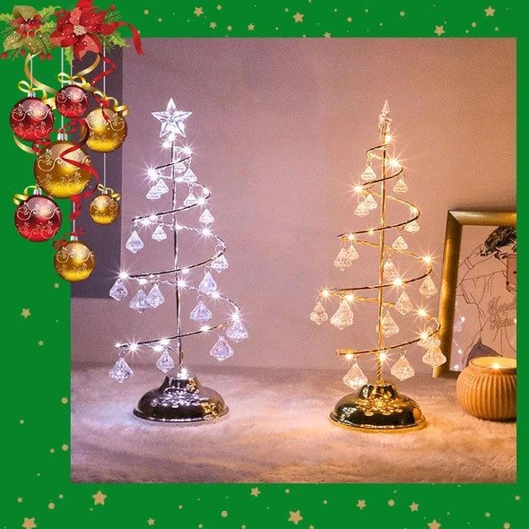 Mintiml beleuchteter Weihnachtsbaum